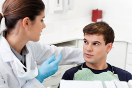 Eating Disorder treatment Chicago - Dentist with a Patient