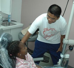 Kids Dentist Chicago - Doctor with a kid