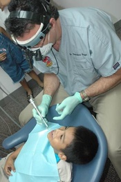 Kids Dentist Chicago - Dr. Siegel with a kid