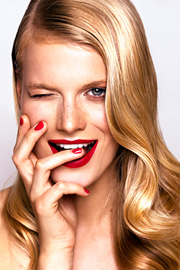 Lumineers Dental Veneers Chicago -  Cosmetic Teeth of Lady