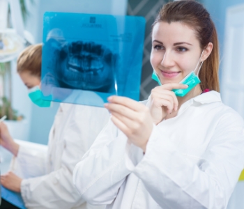 Phoenix patient asks, ‘When is a root canal the best treatment for tooth pain?’