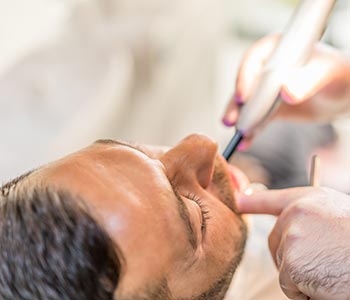Phoenix dentist offers composite fillings