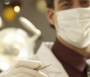Phoenix area dentist explains the teeth whitening process