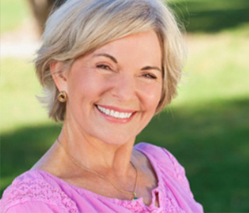 Phoenix dentist offers advice for patients experiencing a dental emergency, such as broken crowns