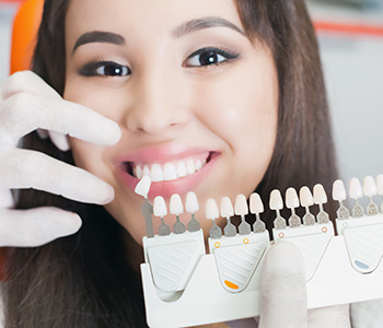 Dr Foncea dentist recommend veneers