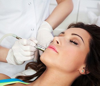 Bend patients can enjoy microdermabrasion treatment at EsthetixMD Spa and Laser Center