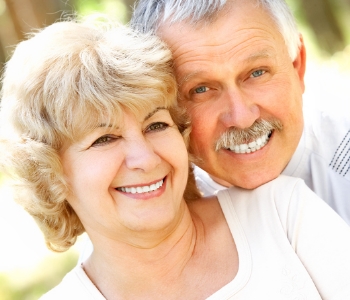 Dr Siegel Explains Benefits of Wearing Dentures