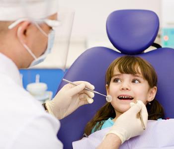 Early treatment for gum disease from Dentist in Central HK